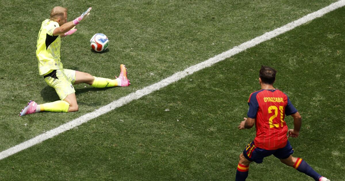 Spain routs Austria while still working to reach World Cup champion form