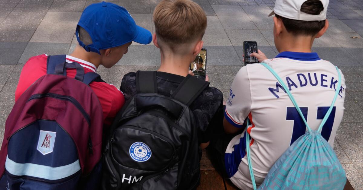 French lawmakers approve a sweeping social media ban for children under 15