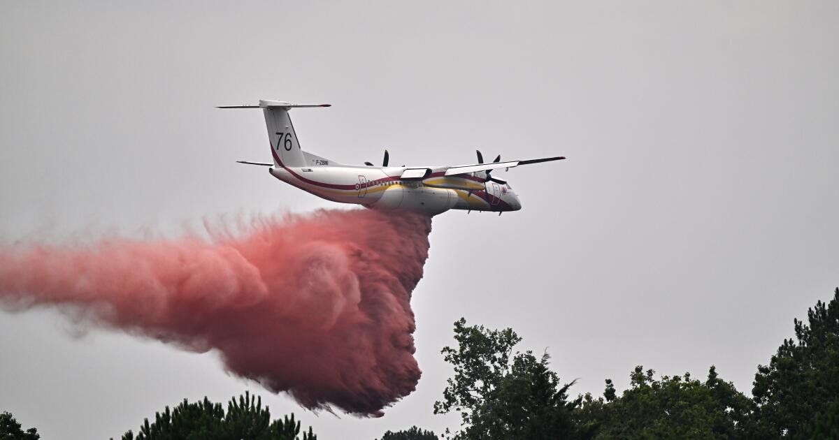 France says monster fire that forced 220,000 people to flee has stopped growing