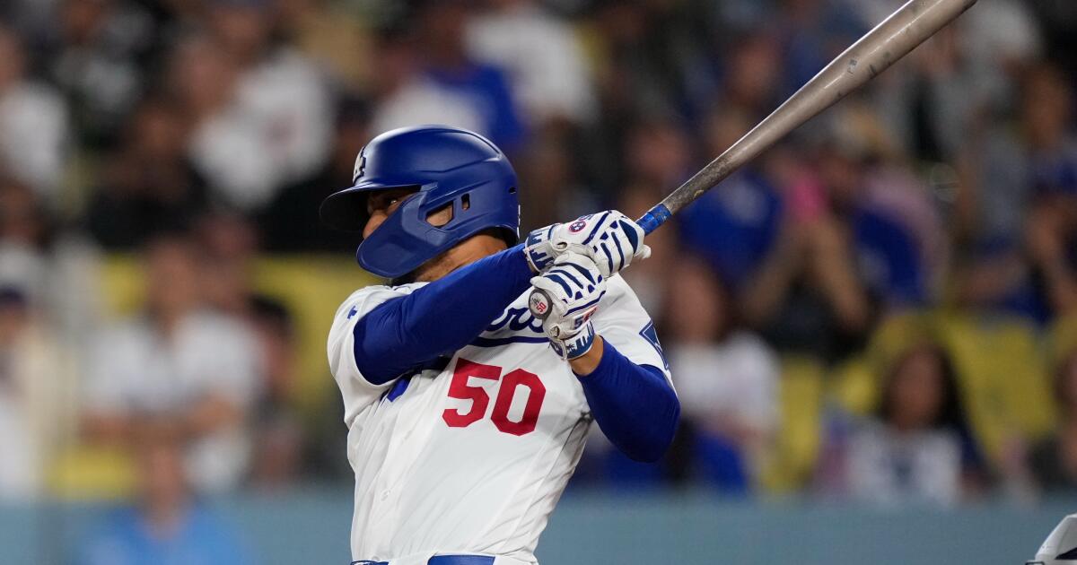 Mookie Betts’ eighth-inning single gives Dodgers the win over the Rockies