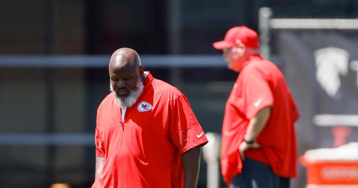 Chiefs OC Eric Bieniemy’s son arrested in connection to shooting of woman reported to be his mother