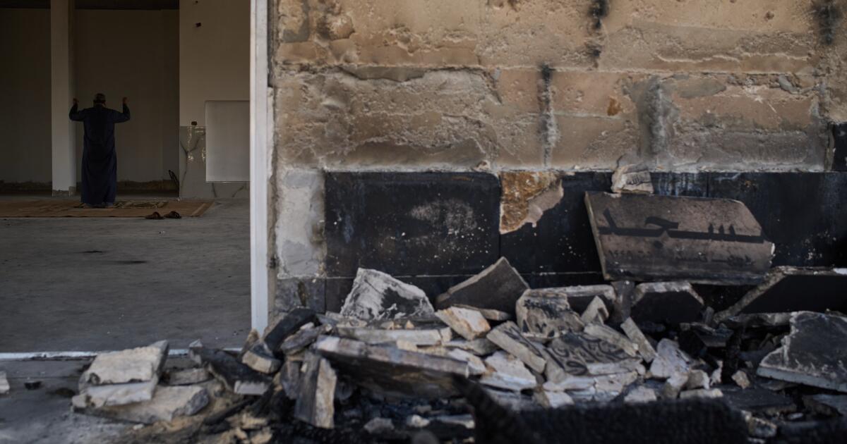 2 mosques in the West Bank are set on fire during a deadly surge in settler violence