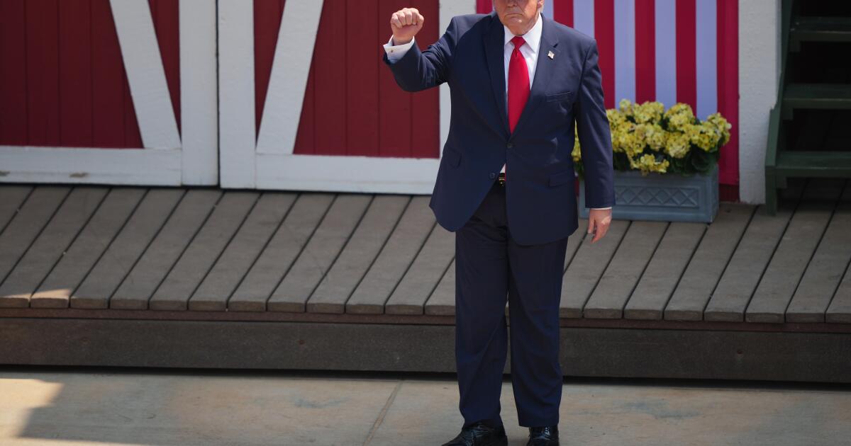 Trump and Republicans return to communist attacks against Democrats ahead of the midterm elections
