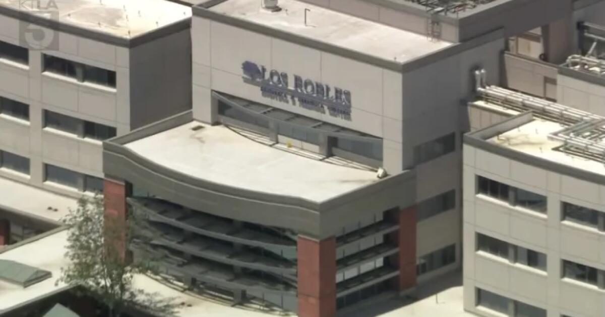 Simi Valley police shoot suspect inside Thousand Oaks hospital, spurring huge police response