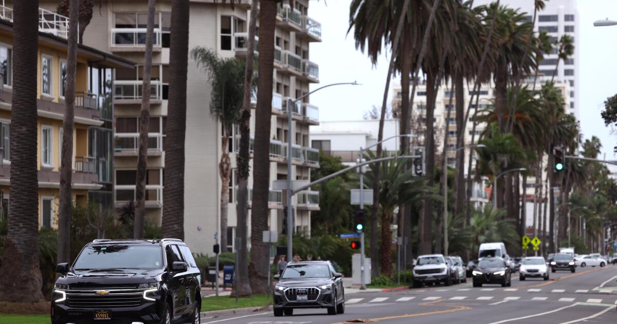 Santa Monica implements AI-powered cameras to target motorists blocking bike lanes