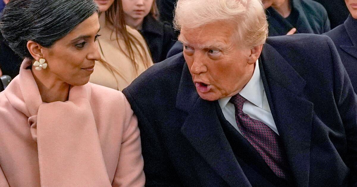 Trump reads a children’s book, riffing on past presidents and himself