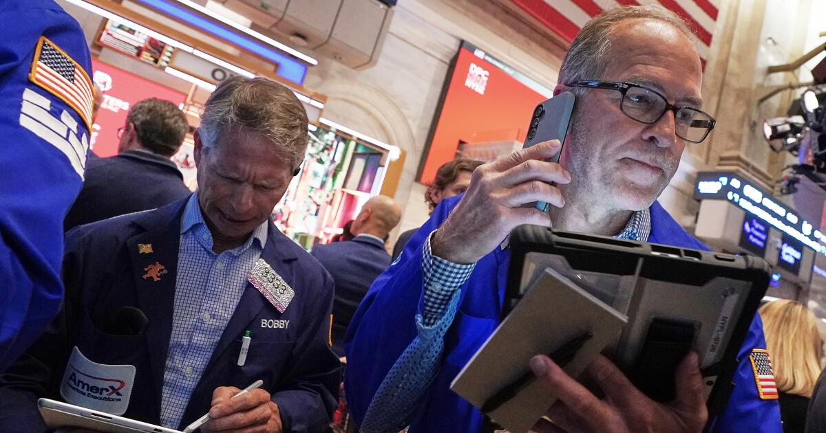 The sell-off for AI stars worsens, while oil prices keep jumping