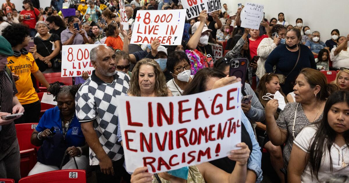 Lineage files permit to rebuild Boyle Heights warehouse. ‘A slap in the face,’ mayor says