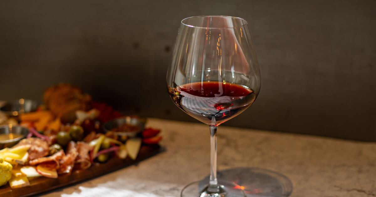 Alcohol should be stigmatized like smoking