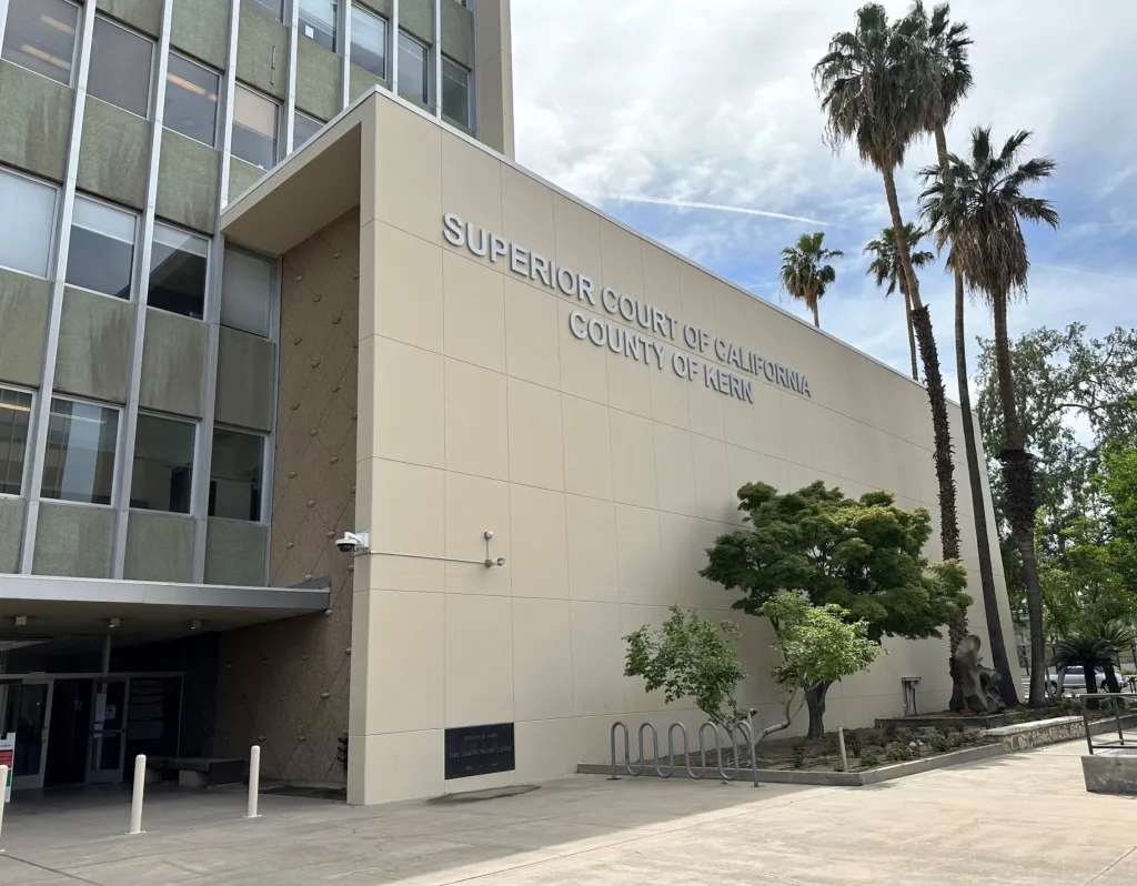 Superior Court of California, County of Kern building.