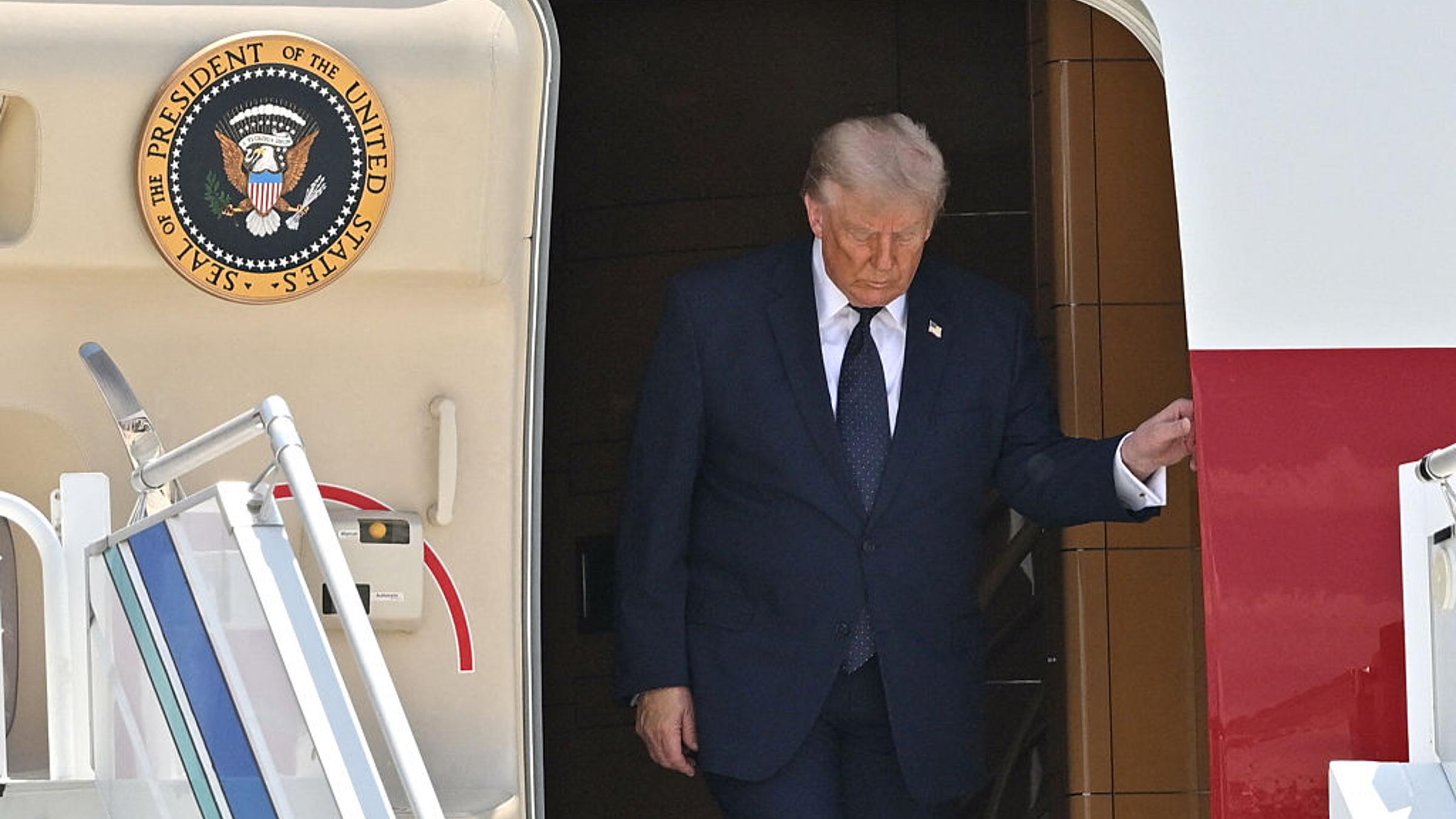 Former Secret Service Agents: Trump’s Secret Plane Swap Unusual, Not Unprecedented