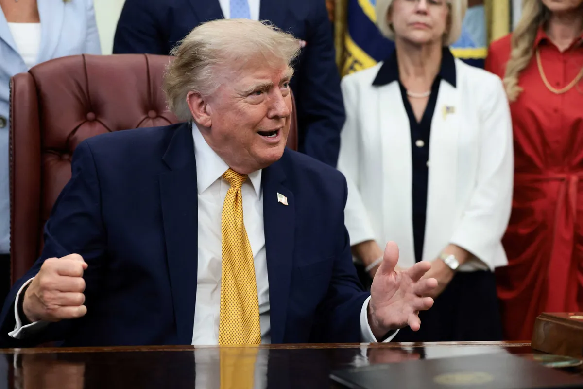 Drunken video shames top Trump aides as they beg not to be shown: ‘Do not get our faces!’