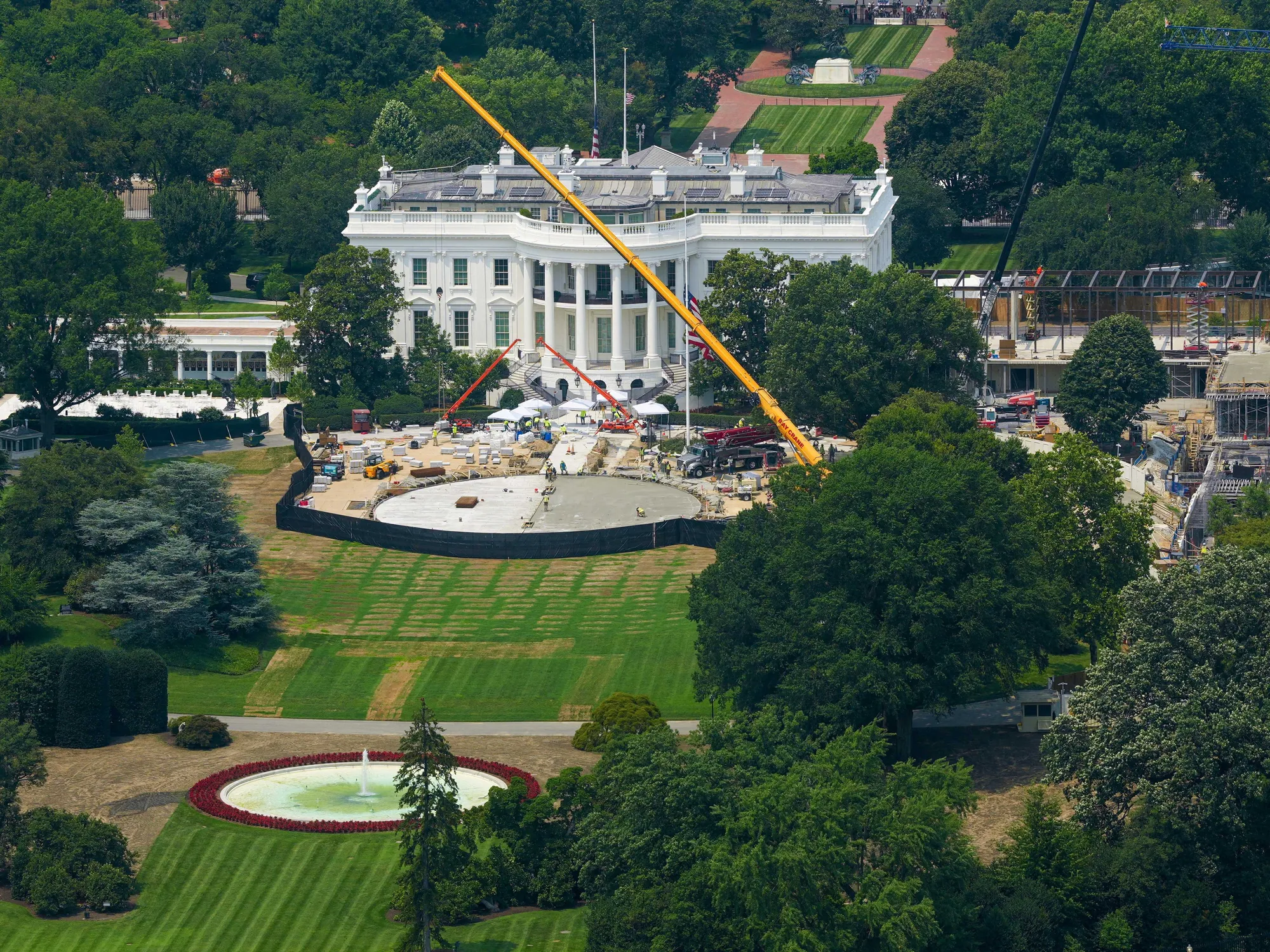 Frustrated Trump’s ‘telling’ White House redo sparks internet firestorm: ‘Ridiculous’