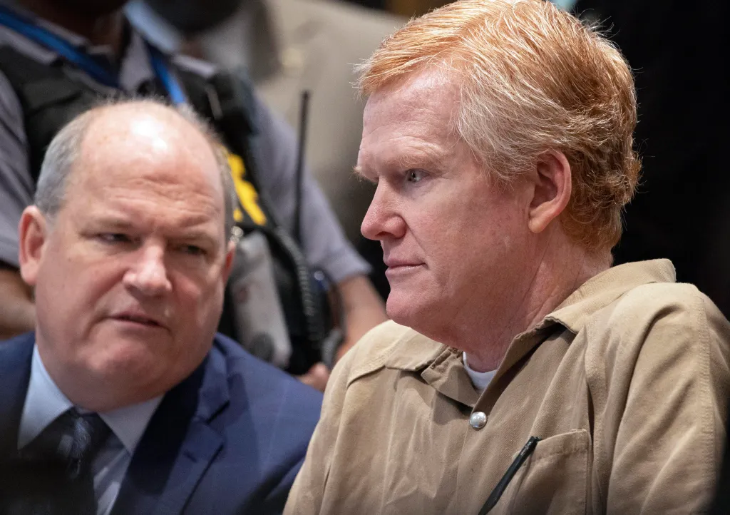 Alex Murdaugh and his defense attorney Jim Griffin talk before his sentencing.