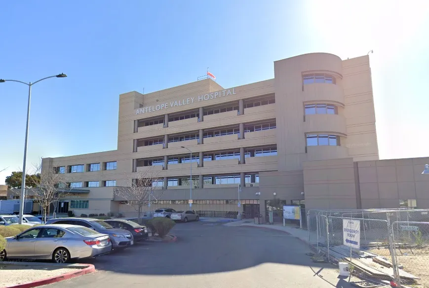 Exterior view of Antelope Valley Hospital building.