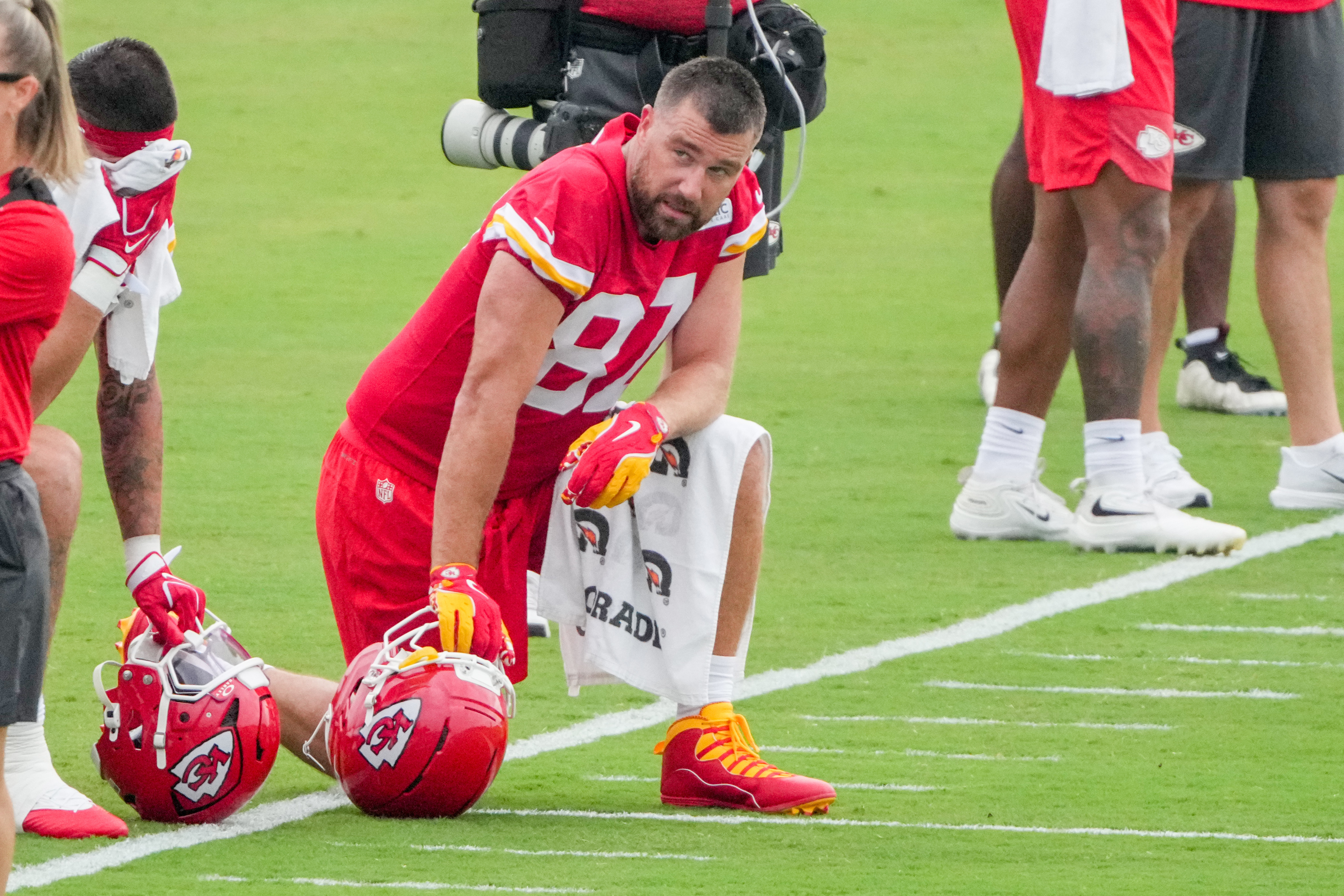 Kansas City Chiefs tight end Travis Kelce (87) takes a break during training camp.