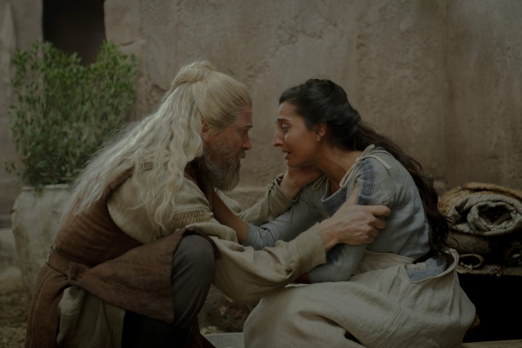 Kieran Bew and Ellora Torchia in a scene from "House of the Dragon."