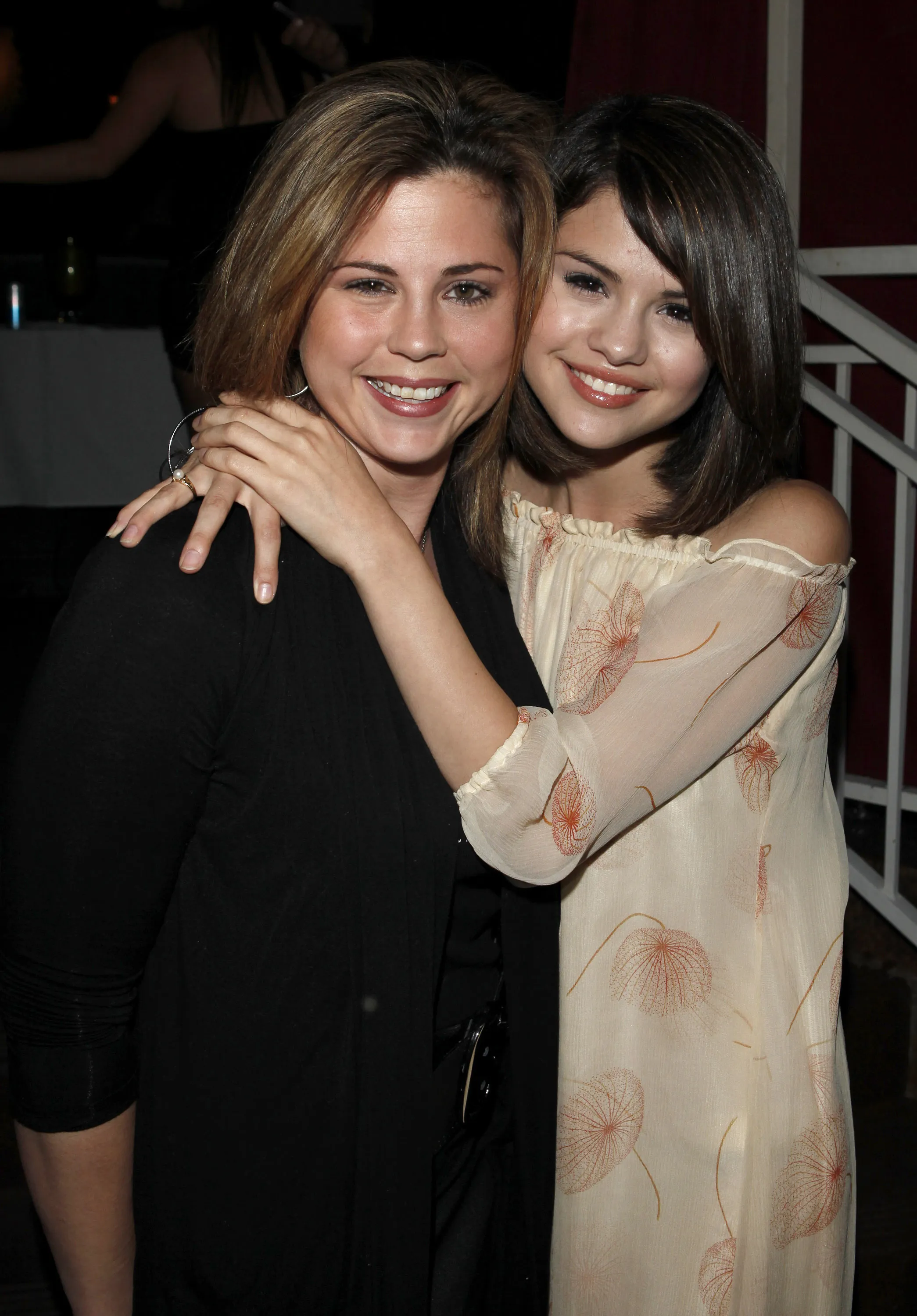 Mandy Teefey and Selena Gomez in 2009