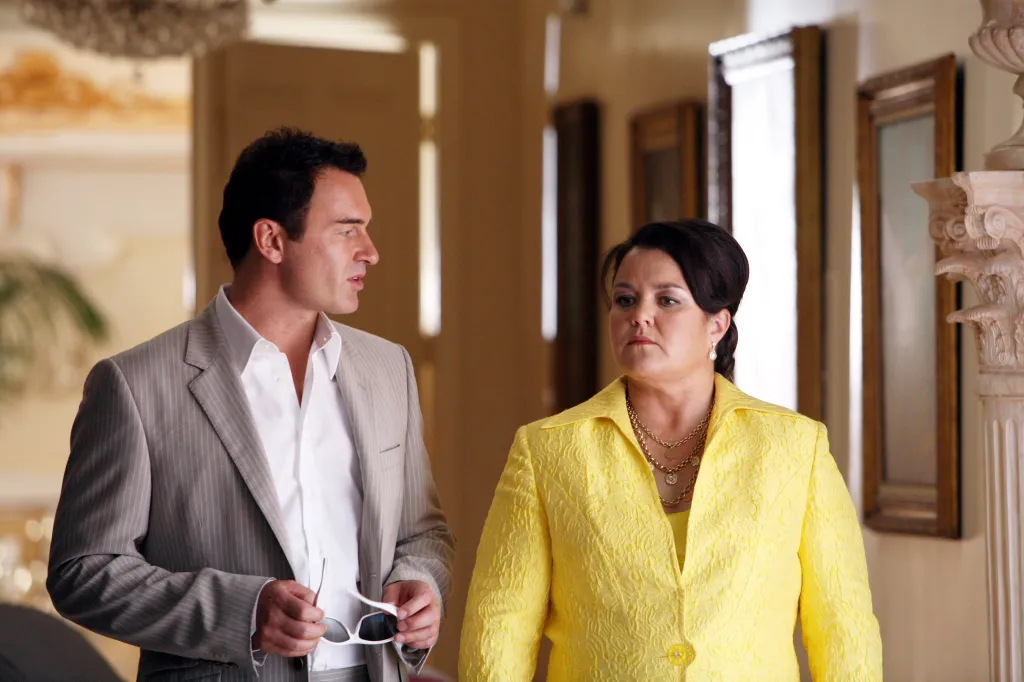 Julian McMahon and Rosie O'Donnell in a scene from Nip/Tuck.