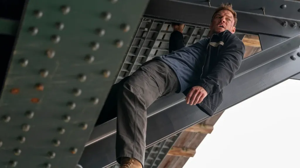 reacher-alan-ritchson-hanging-prime-video