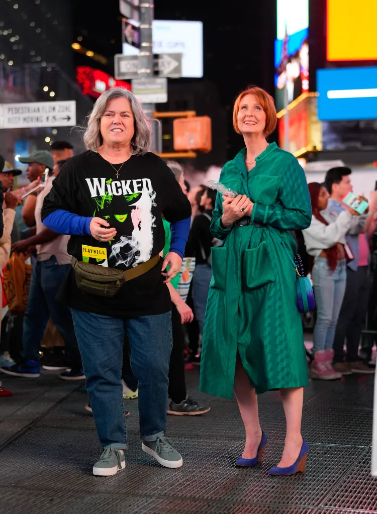 Rosie O'Donnell and Cynthia Nixon filming for