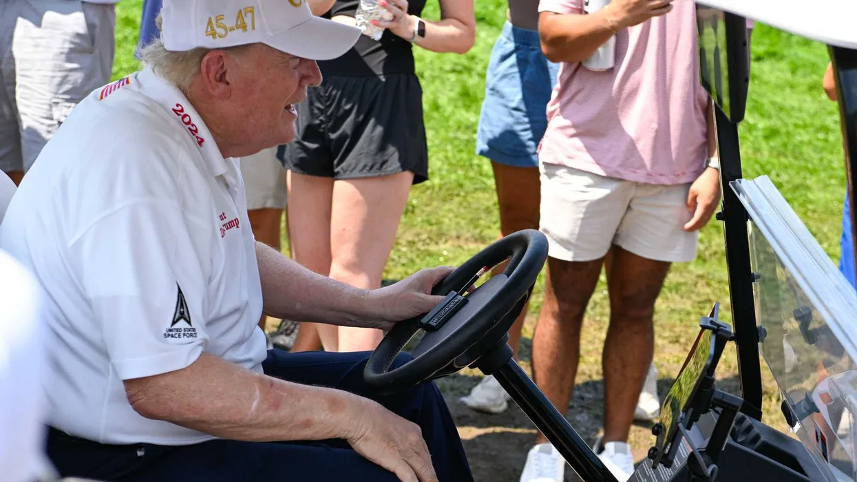 ‘Incredibly disturbing’ Trump images shock analyst as golf outing sparks health concerns