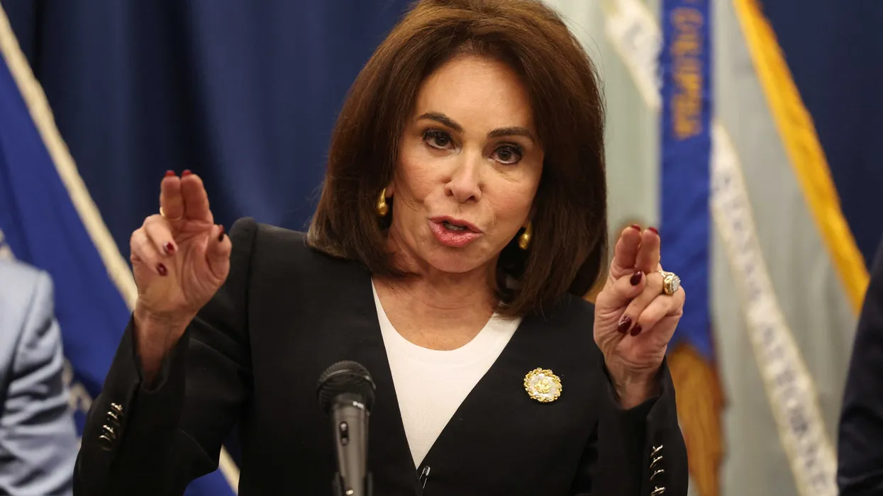 Jeanine Pirro looks to ‘dirty somebody up’ with latest surprise move: legal expert