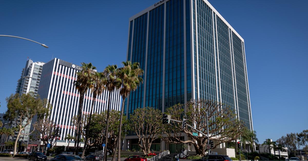 Port of Long Beach buys downtown office tower as vacancies surge
