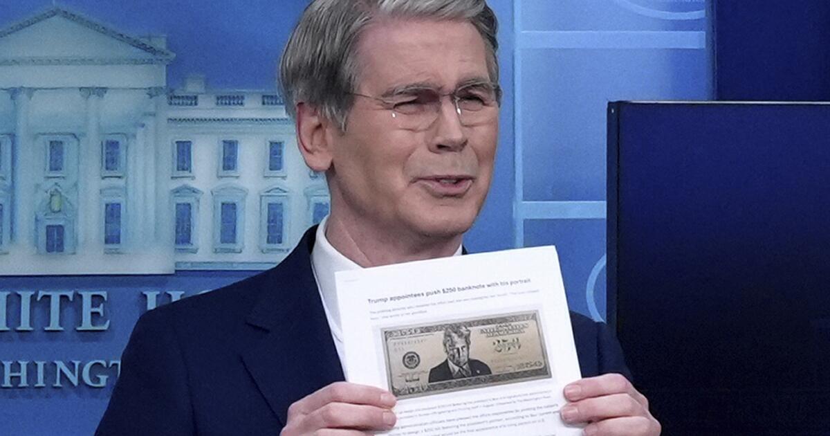 The feds are issuing tariff refunds to big companies, but you still shouldn’t expect a check