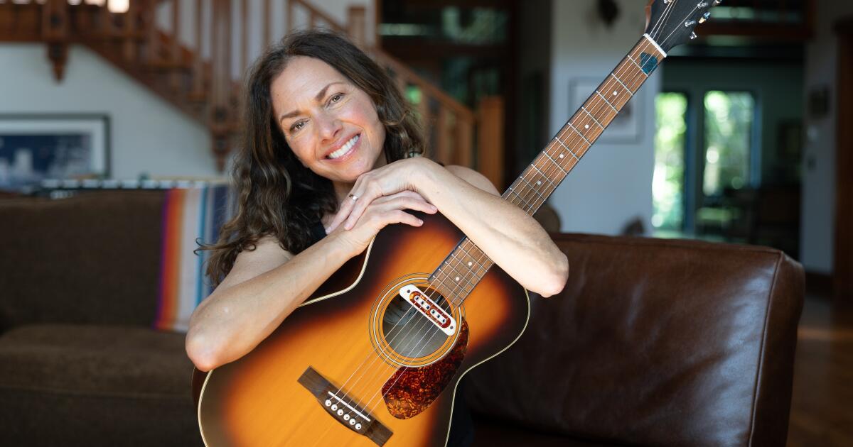 Susanna Hoffs is finally ready to tell these old stories