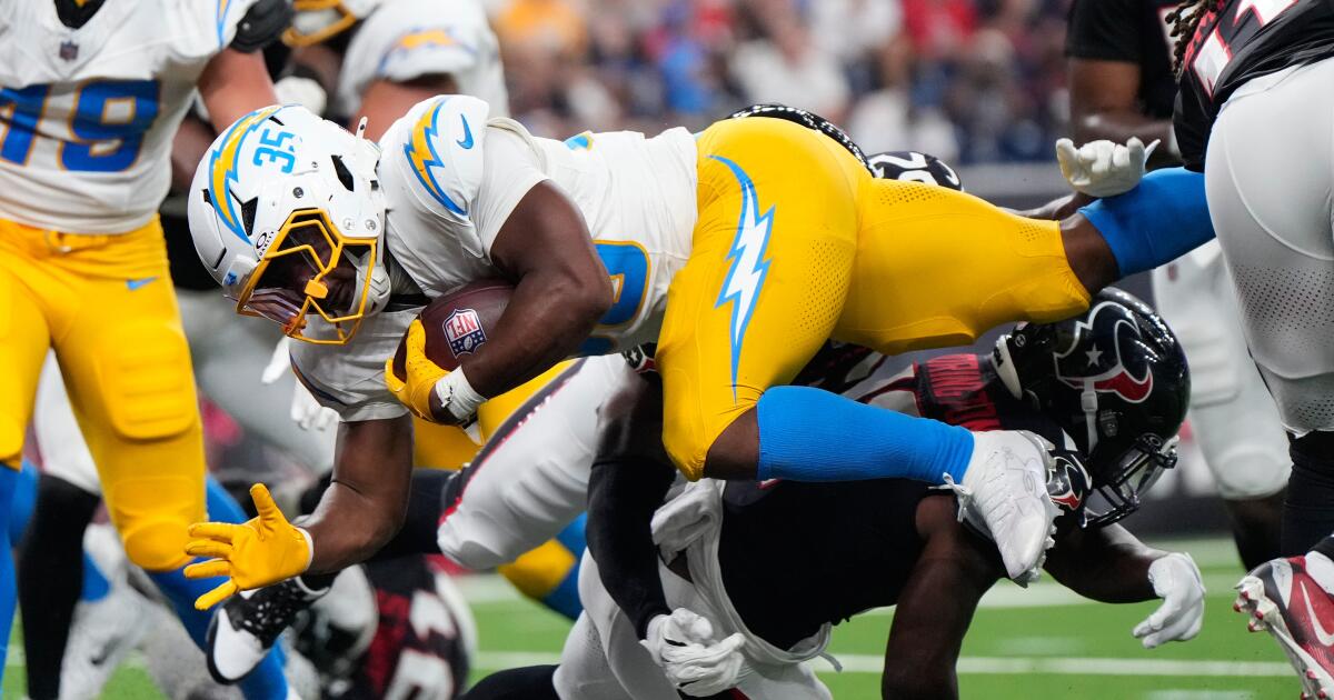 Chargers preseason opener takeaways: Amar Johnson adds intrigue to running back battle