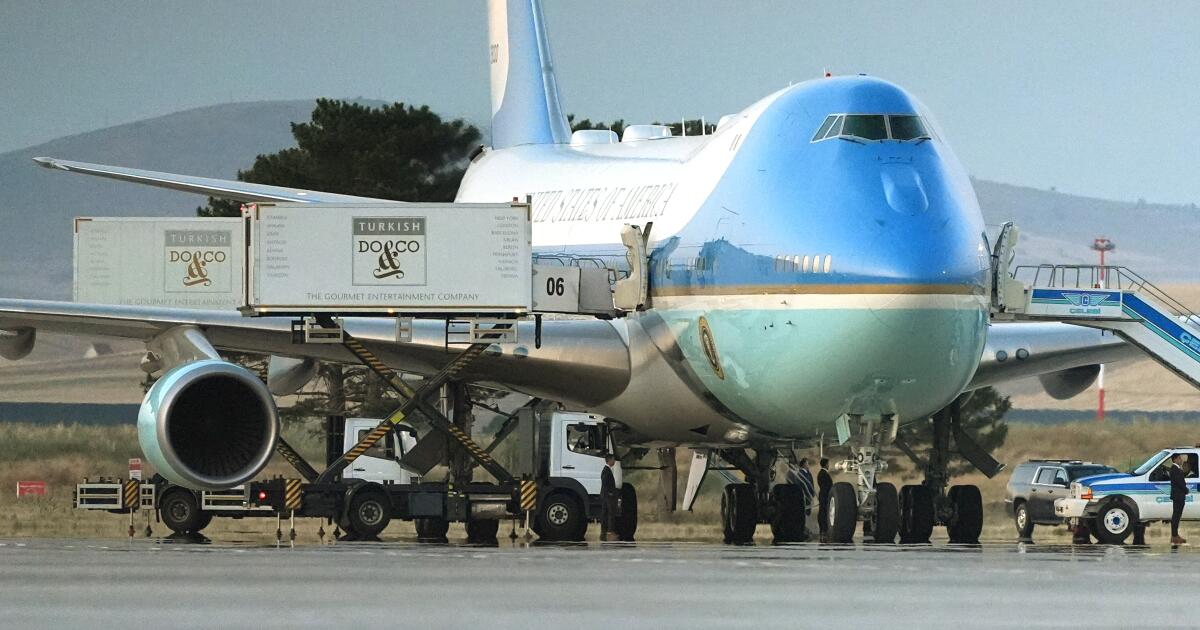 Trump used elaborate ruse to fly out of Turkey following summit because of Iran threat, report says